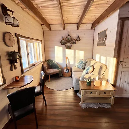 Hobu House - A Cozy, Private By The Forest Near بيت للعطل هابسالو