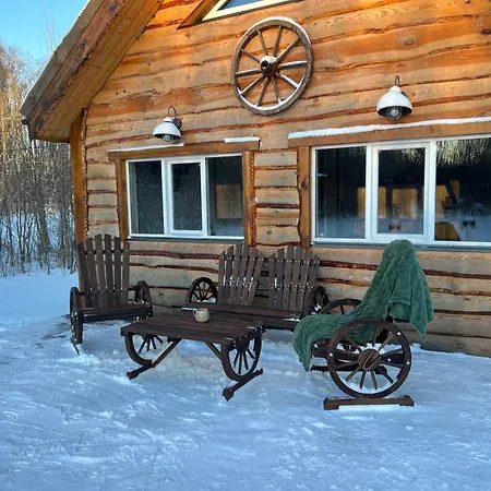 Hobu House - A Cozy, Private With A Hot Tub By The Forest Near