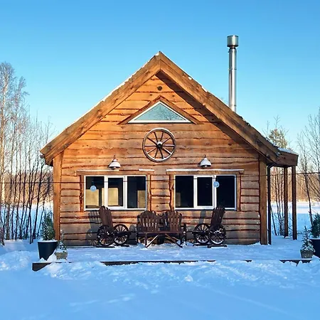 Holiday home Hobu House - A Cozy, Private With A Hot Tub By The Forest Near