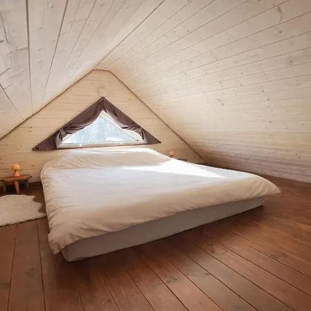 Hobu House - A Cozy, Private With A Hot Tub By The Forest Near