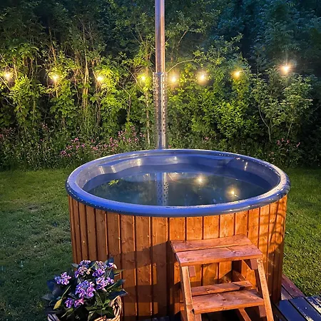 Hobu House - A Cozy, Private With A Hot Tub By The Forest Near Holiday home *
