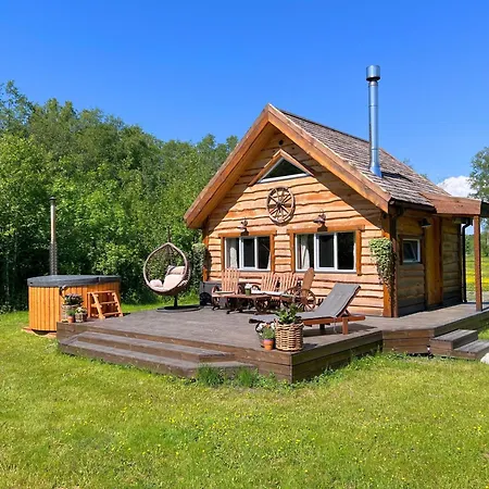 Hobu House - A Cozy, Private With A Hot Tub By The Forest Near Holiday home