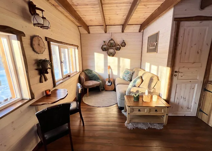 Hobu House - A Cozy, Private By The Forest Near بيت للعطل هابسالو