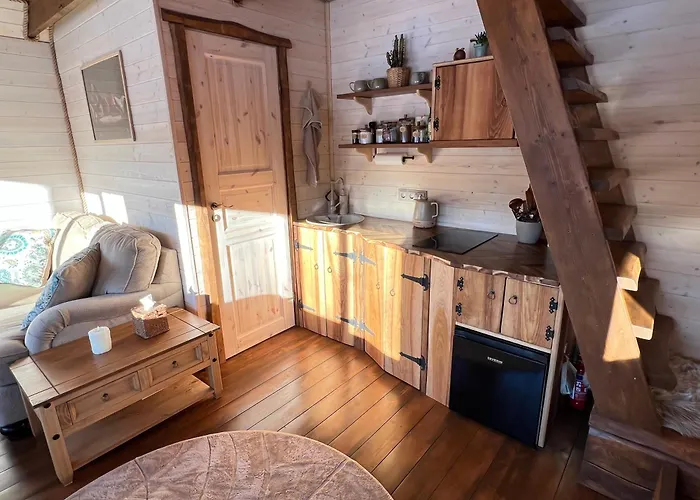 Hobu House - A Cozy, Private By The Forest Near