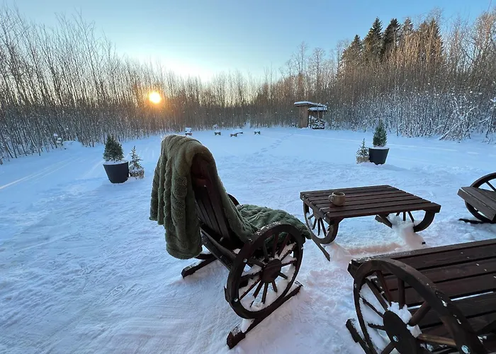 Hobu House - A Cozy, Private By The Forest Near