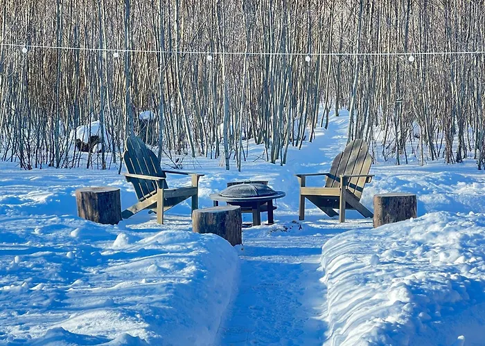 Hobu House - A Cozy, Private By The Forest Near